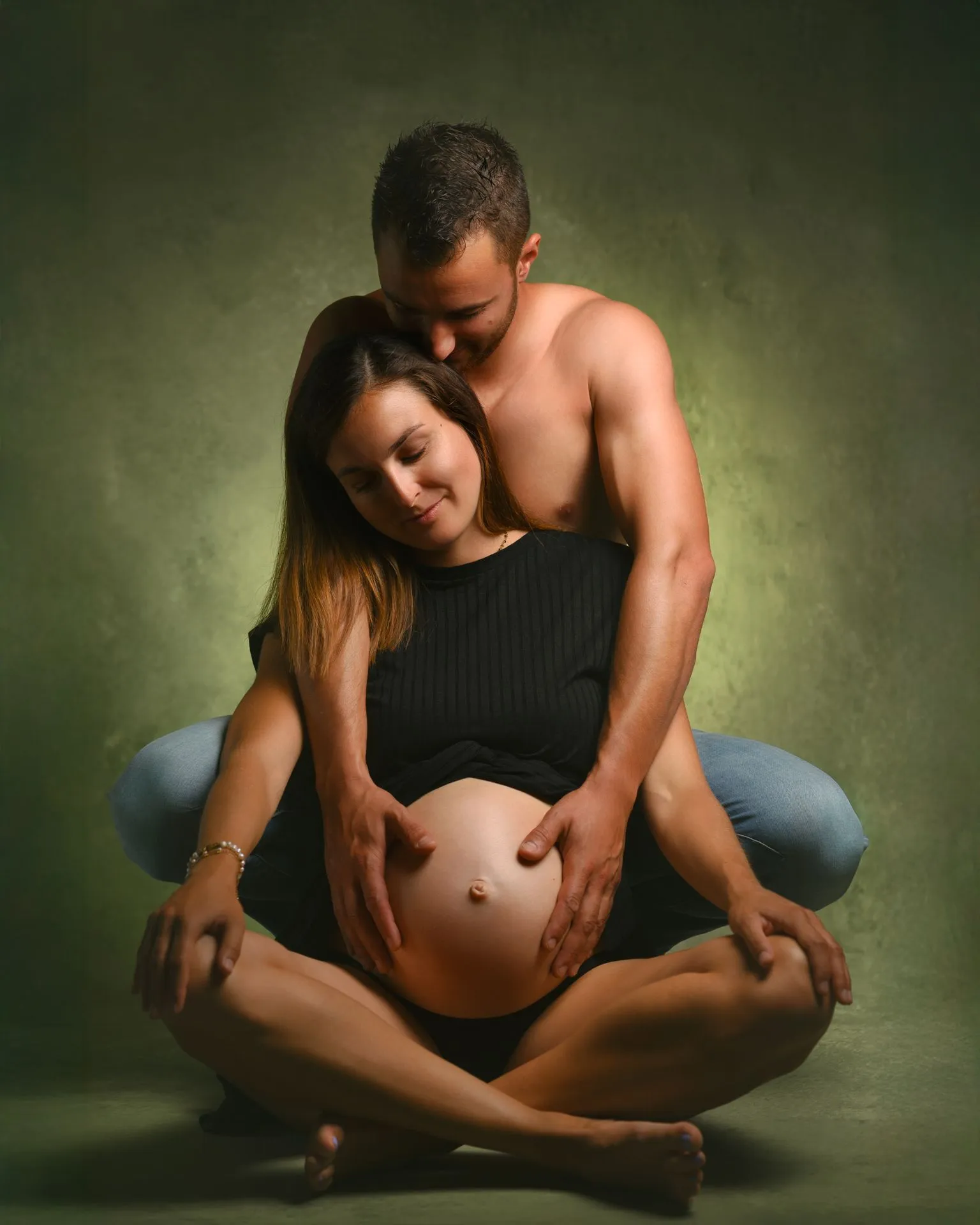 maternite - _CHA6628-Modifier-Modifier-3_photographe maternité Montbrison, séance grossesse Loire Forez, portrait femme enceinte Fine Art, studio photo maternité Auvergne-Rhône-Alpes, shooting grossesse Saint-Étienne