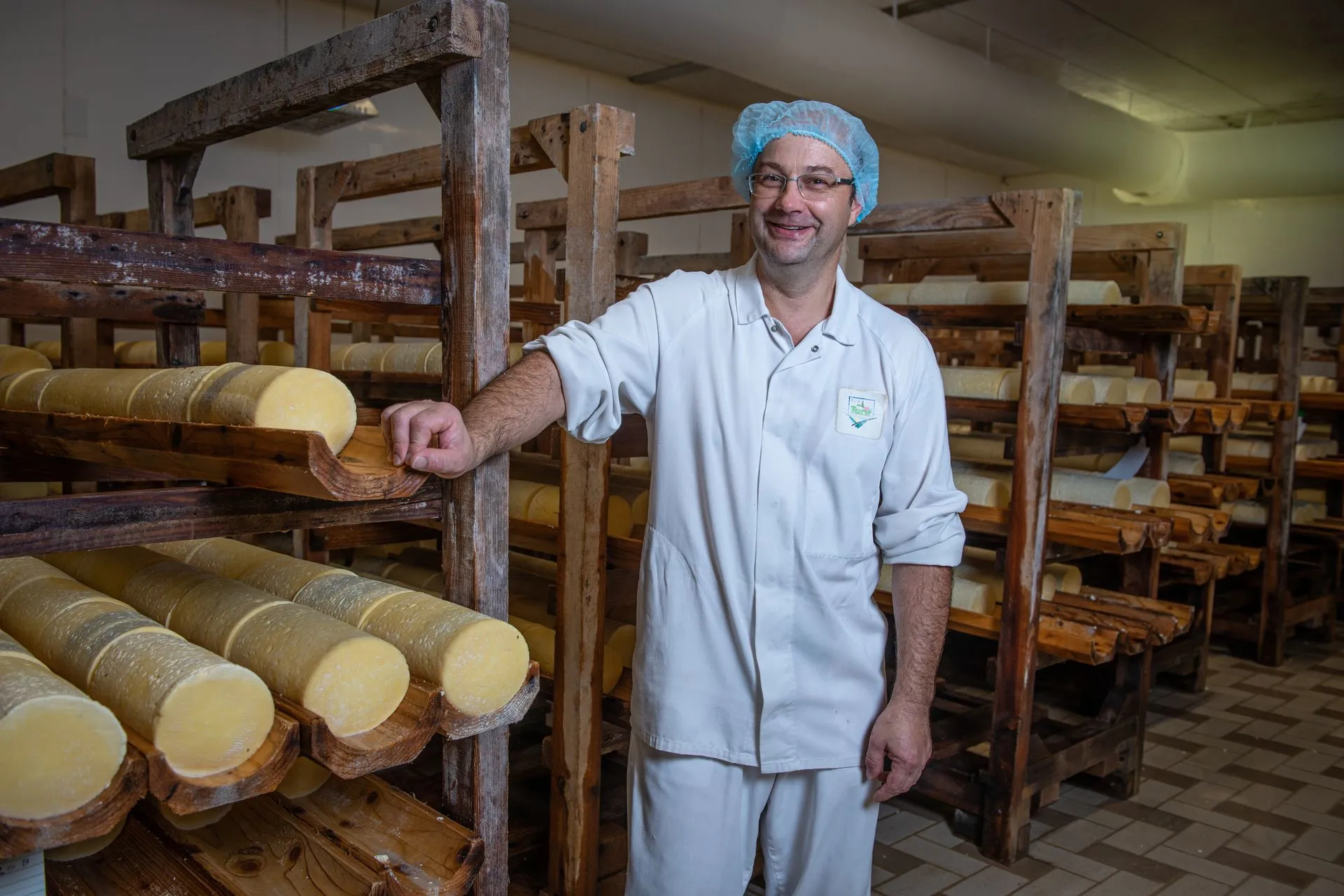 aop-fourme-de-montbrison - _CHV9789fourma AOP Sauvain photo reportage metier