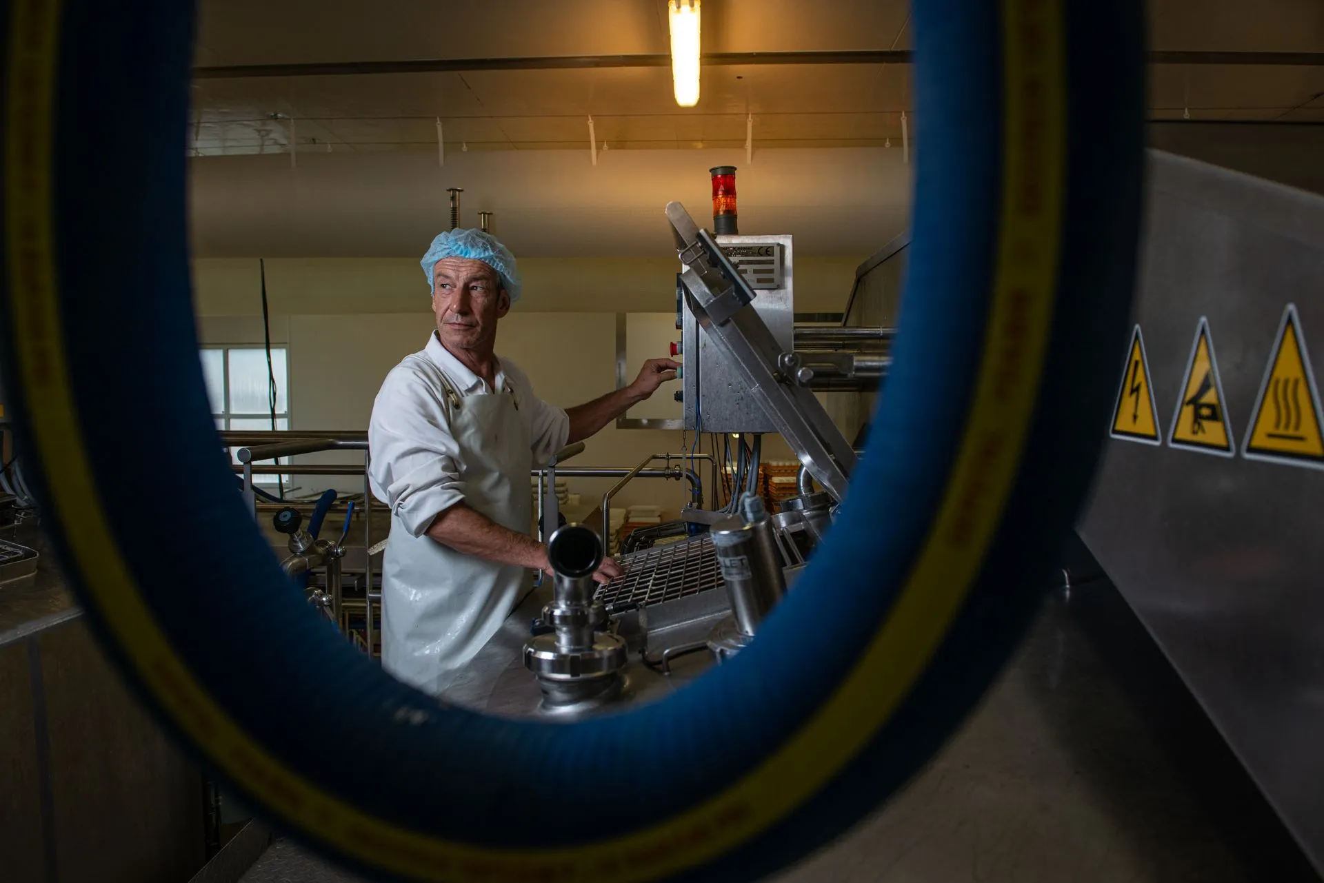 aop-fourme-de-montbrison - _CHV9829fourma AOP Sauvain photo reportage metier